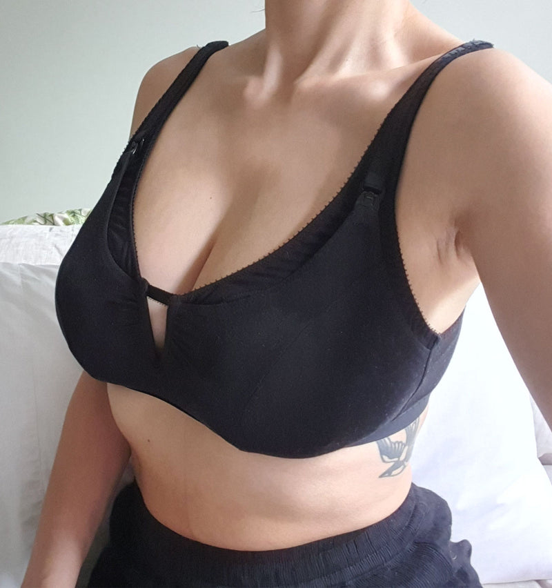 customer wearing belle maternity bra in shield, selfie