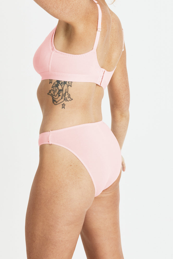 Videris Lingerie Belle nursing bra with soft elastic band and deep sides in rosy pink
