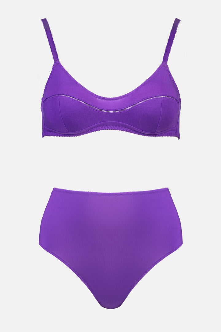Videris lingerie. This lingerie set is in a purple violet colour. Made from TENCEL™. Our fabric is luxurious, sustainable & oeko tex certified. Ultra comfortable.