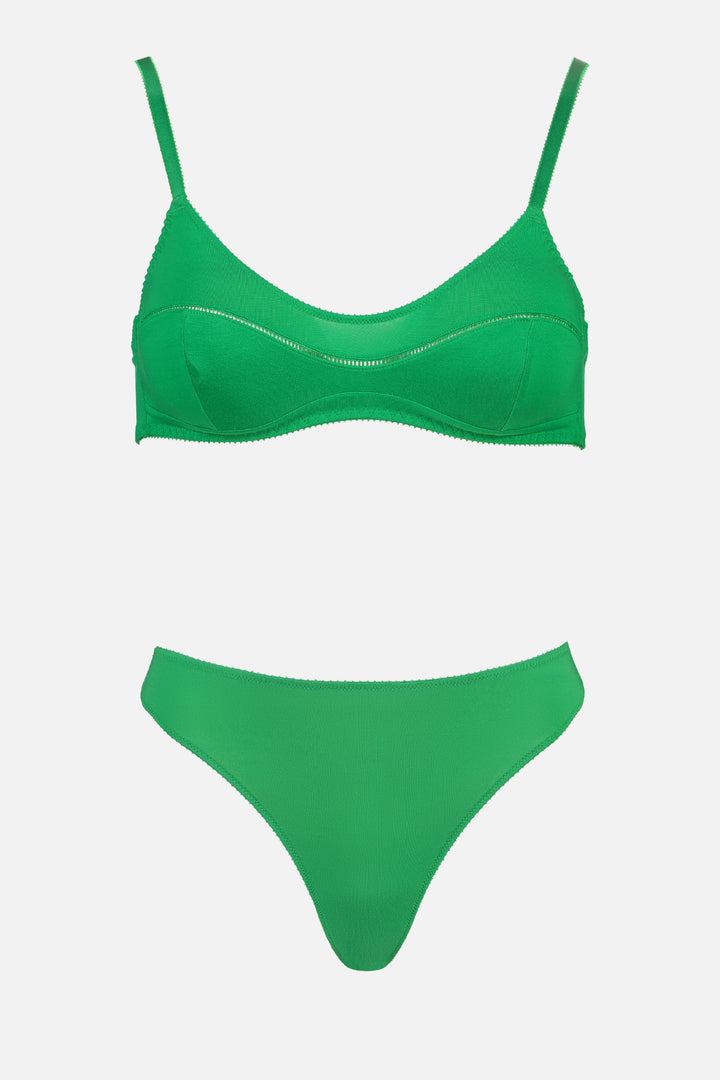 Videris lingerie. This lingerie set is in emerald green. Made from TENCEL™. Our fabric is luxurious, sustainable & oeko tex certified. Ultra comfortable.