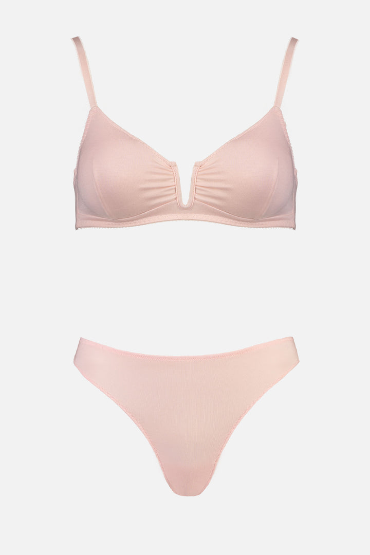 Videris lingerie. This lingerie set is in rosy pink. Made from TENCEL™. Our fabric is luxurious, sustainable & oeko tex certified. Ultra comfortable.