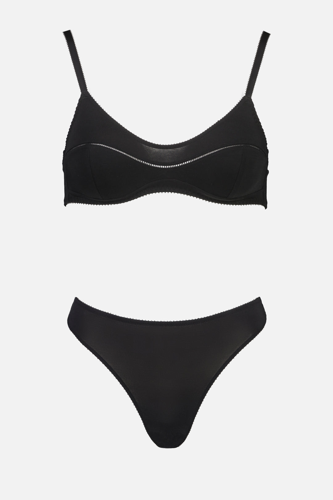 Videris lingerie. This lingerie set is in black. Made from TENCEL™. Our fabric is luxurious, sustainable & oeko tex certified. Ultra comfortable.